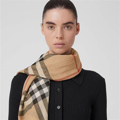 Burberry designer scarf